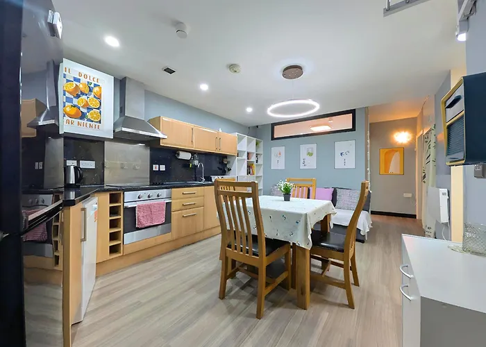 Manchester City Flat With Free Secure Parking